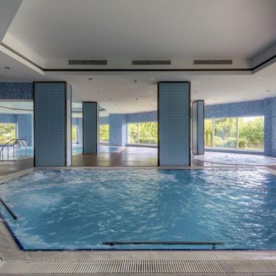 piscine intérieure