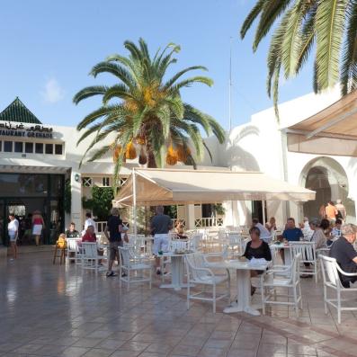 restaurant terrasse ton blanc