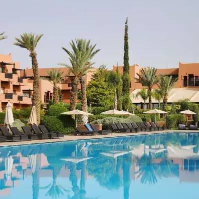 piscine avec transat