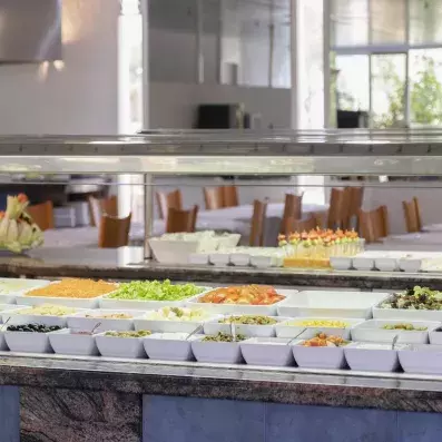 buffet avec différentes entrées 