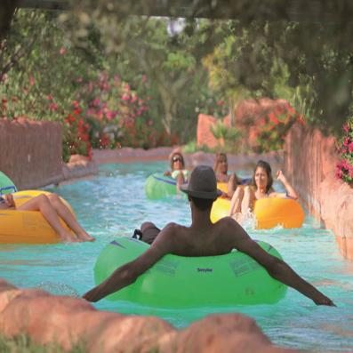 piscine avec bouées