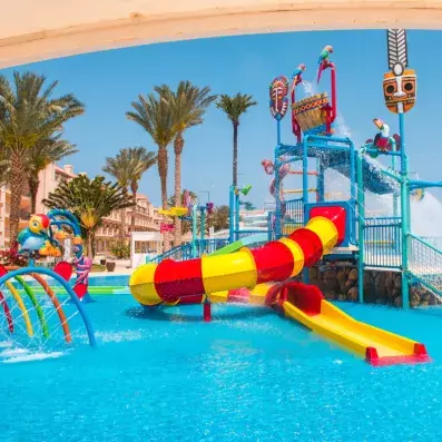 piscine et toboggans