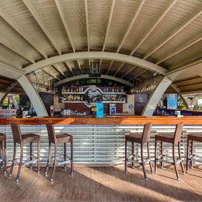 bar