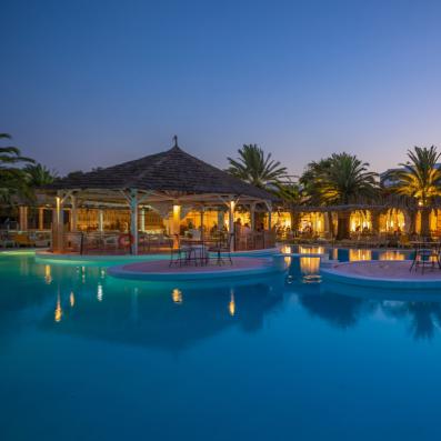 piscine de nuit