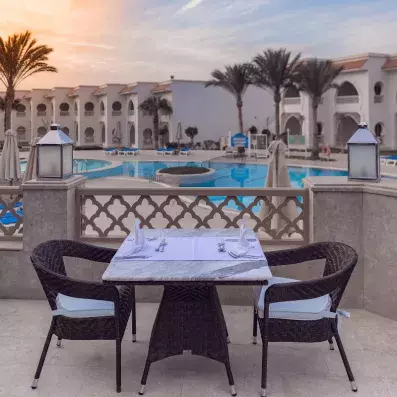 terrasse vue piscine