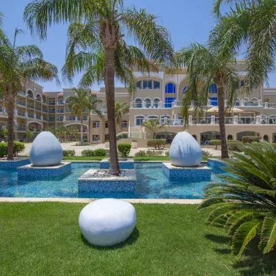 piscine vue immeuble