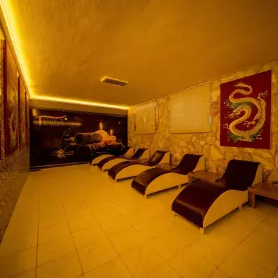 coin détente du spa avec transats