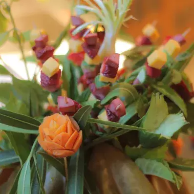charcuterie sous forme de fleurs