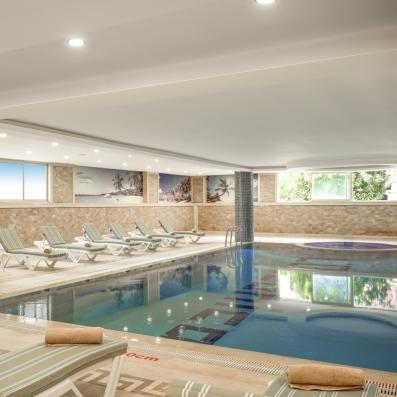 piscine intérieure 
