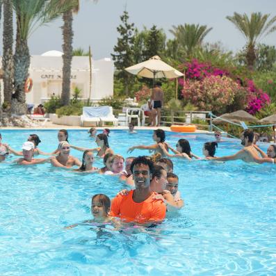 groupe dans piscine