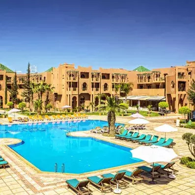 piscine avec transat