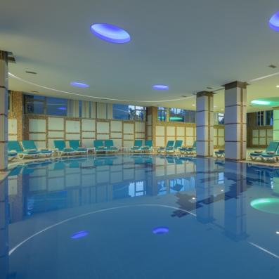 piscine intérieure
