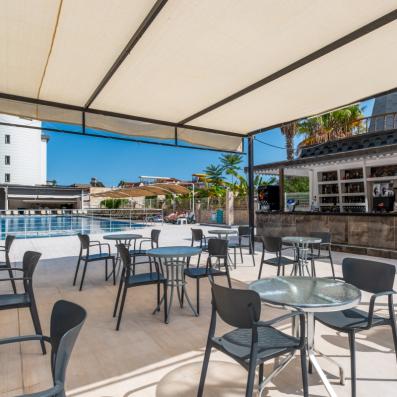 pool bar
