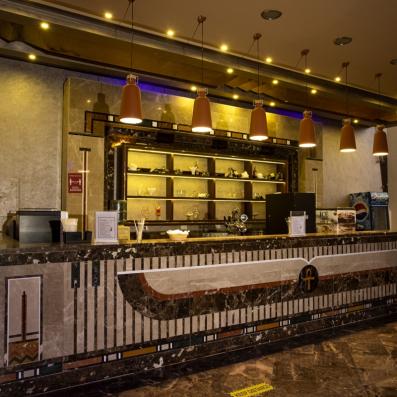 lobby bar 