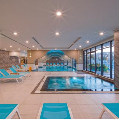 piscine intérieure