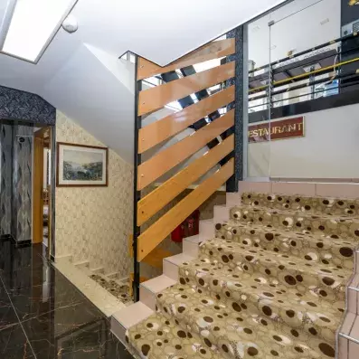 couloir avec esacalier