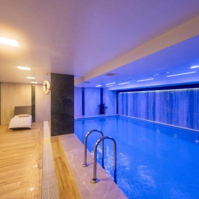 piscine intérieure 