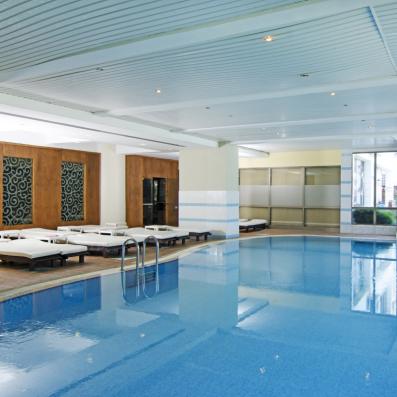 piscine intérieure 
