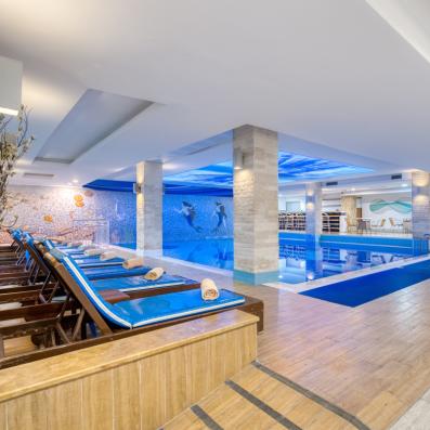 piscine intérieure 