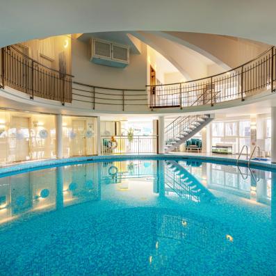 piscine intérieure 