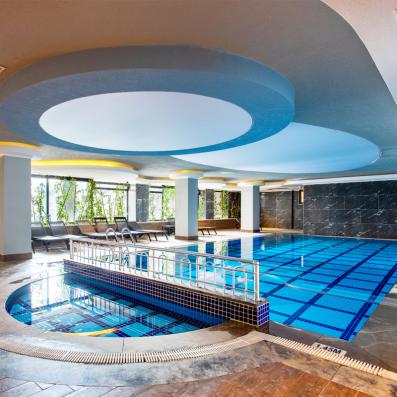 piscine intérieure 