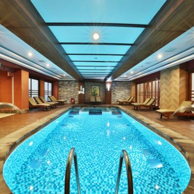 piscine intérieure 