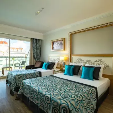 un lit double + un lit simple