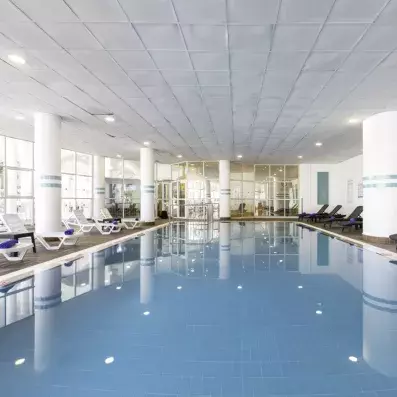 piscine intérieure 