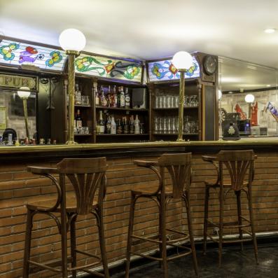 bar