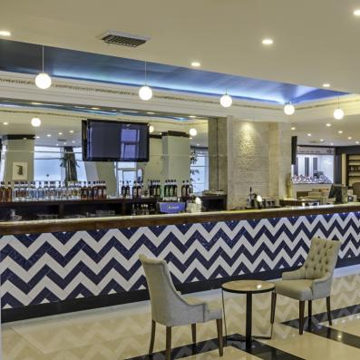 bar
