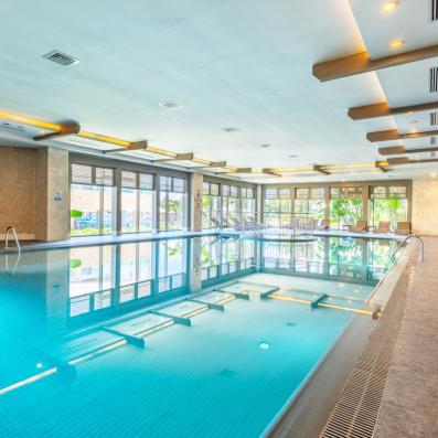 piscine intérieure 
