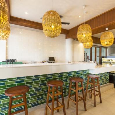 bar