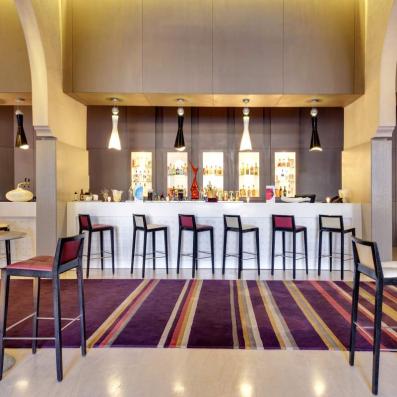 bar