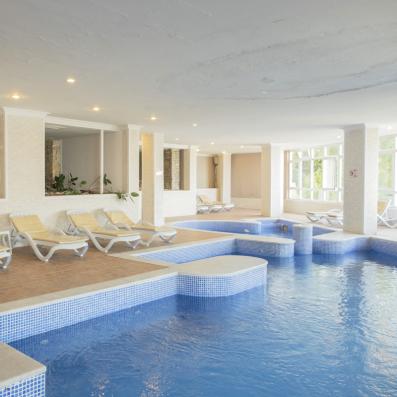 piscine intérieure 