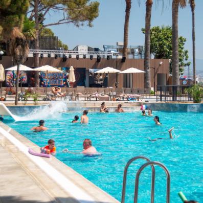 piscine extérieure 