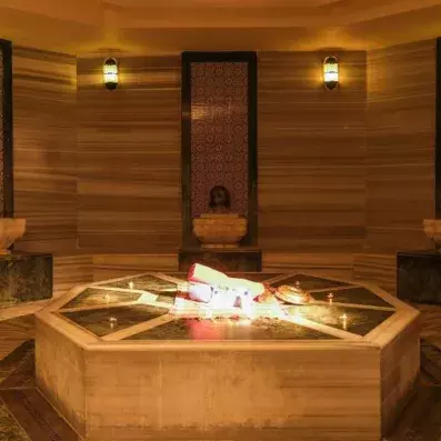 espace de détente avec un bain turc