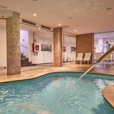 piscine intérieure