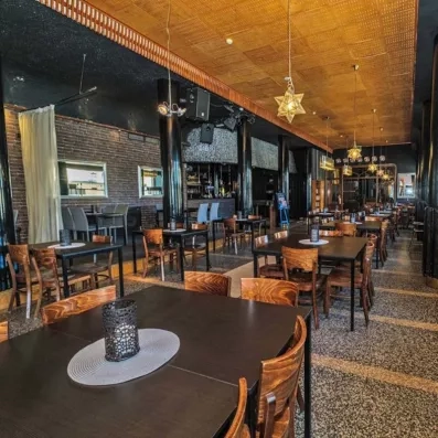 Profitez du restaurant chaleureux de l'Hôtel Merihovi pour un séjour inoubliable en Laponie.