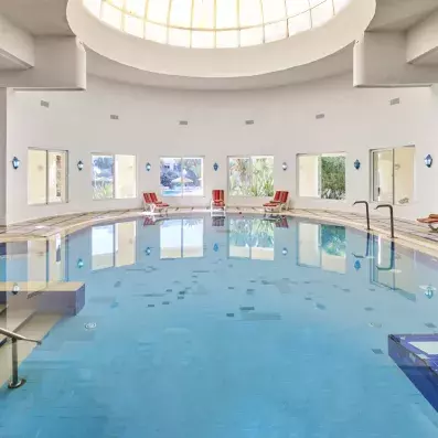piscine intérieure
