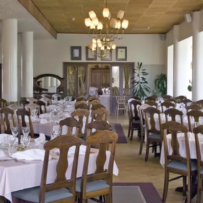Découvrez la cuisine raffinée du restaurant de l'Hôtel Merihovi lors de votre séjour.
