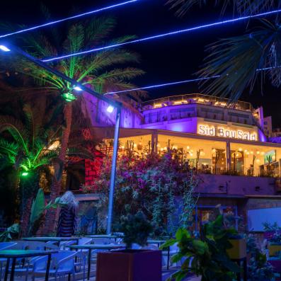 restaurant