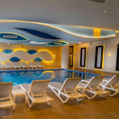 piscine intérieure