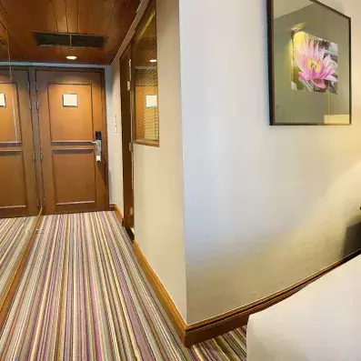 détails de la chambre avec son espace