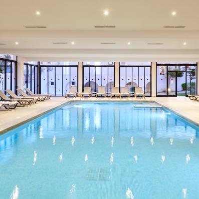 piscine intérieure 