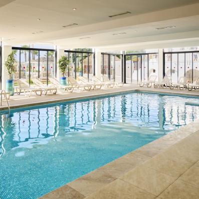 piscine intérieure 