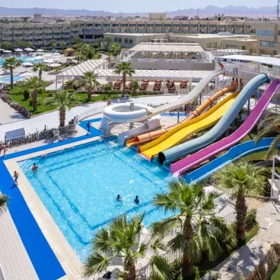 piscine et toboggans 