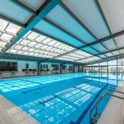 piscine intérieure
