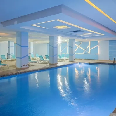 Piscine intérieure