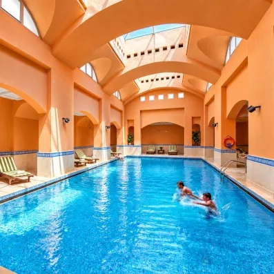 piscine intérieure