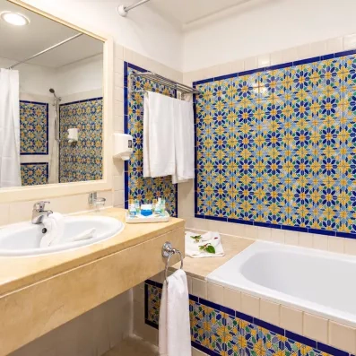 salle de bain spacieuse